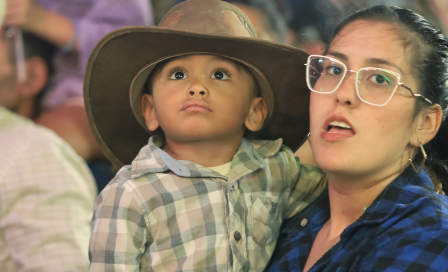 Edson & Hudson e Jeann & Julio encerram primeira semana de shows gratuito no Litoral