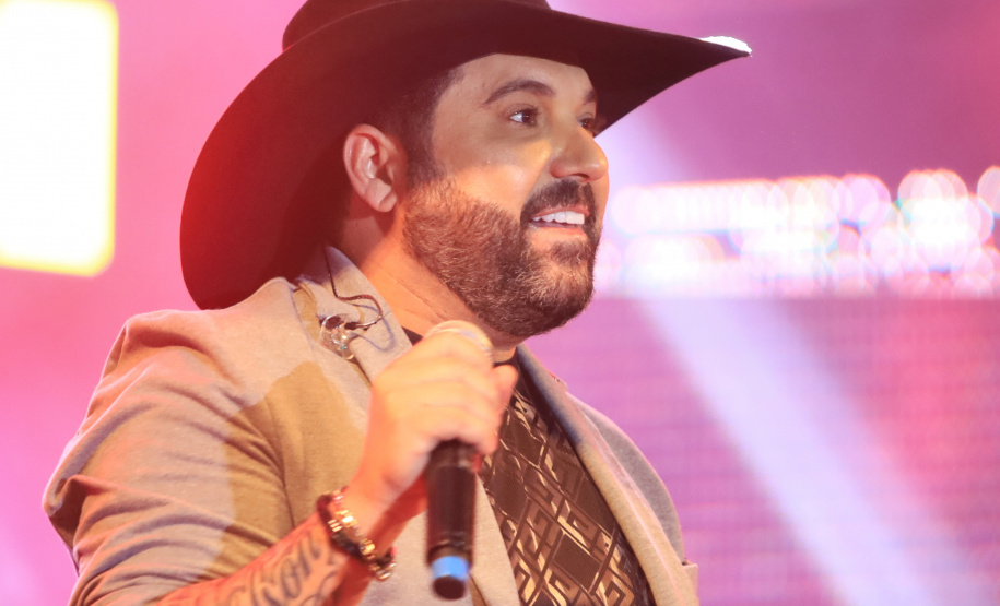 Edson & Hudson e Jeann & Julio encerram primeira semana de shows gratuito no Litoral