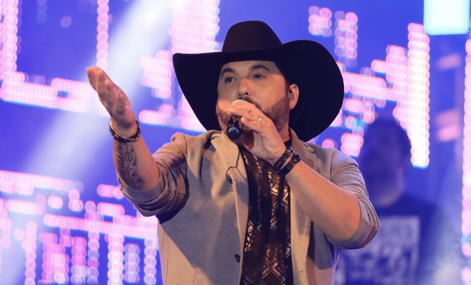 Edson & Hudson e Jeann & Julio encerram primeira semana de shows gratuito no Litoral