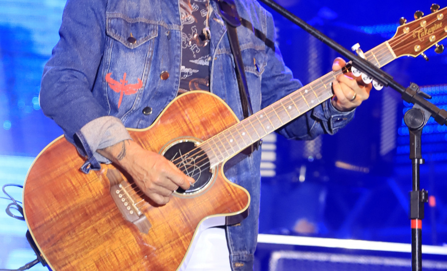 Edson & Hudson e Jeann & Julio encerram primeira semana de shows gratuito no Litoral