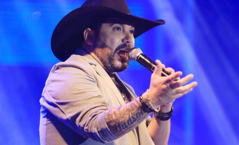 Edson & Hudson e Jeann & Julio encerram primeira semana de shows gratuito no Litoral