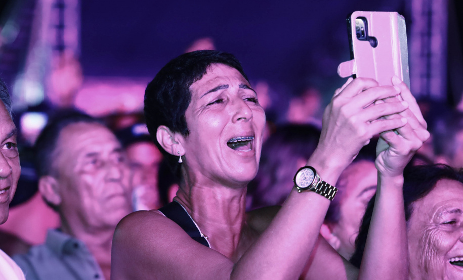 Dupla George Henrique & Rodrigo e Trio Parada Dura agitaram noite de sábado no Litoral