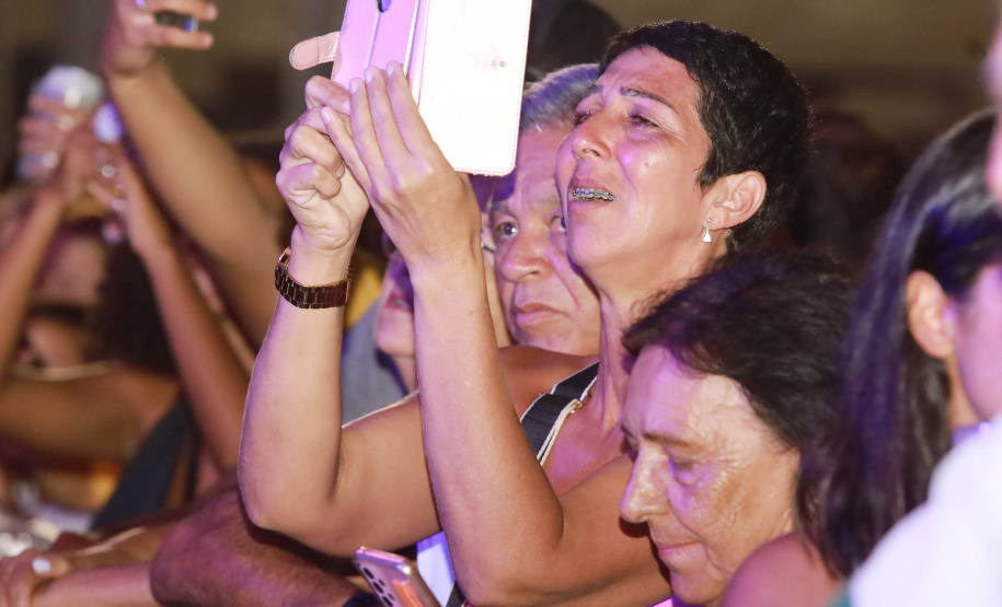 Dupla George Henrique & Rodrigo e Trio Parada Dura agitaram noite de sábado no Litoral