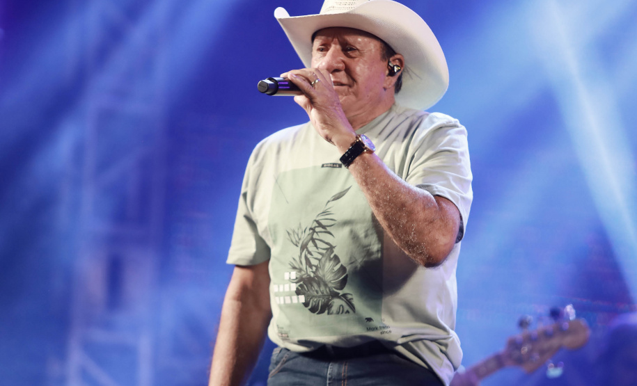 Dupla George Henrique & Rodrigo e Trio Parada Dura agitaram noite de sábado no Litoral