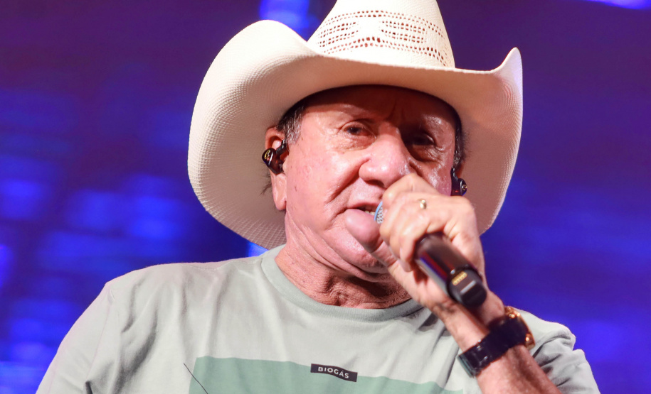 Dupla George Henrique & Rodrigo e Trio Parada Dura agitaram noite de sábado no Litoral