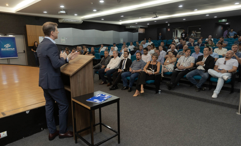 Sanepar apresenta PPP do esgotamento sanitário a prefeitos do Centro-Litoral