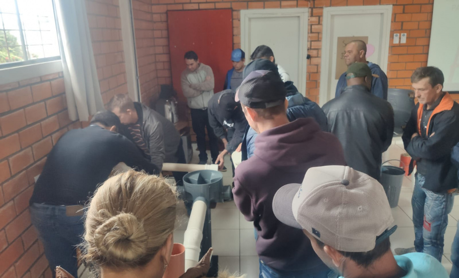 Sanepar promove curso de encanadores em Primeiro de Maio, na região Norte