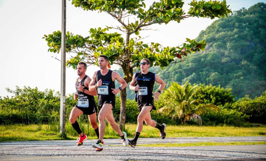 Em domingo de sol, corrida da Sanepar atrai 1.100 participantes em Matinhos