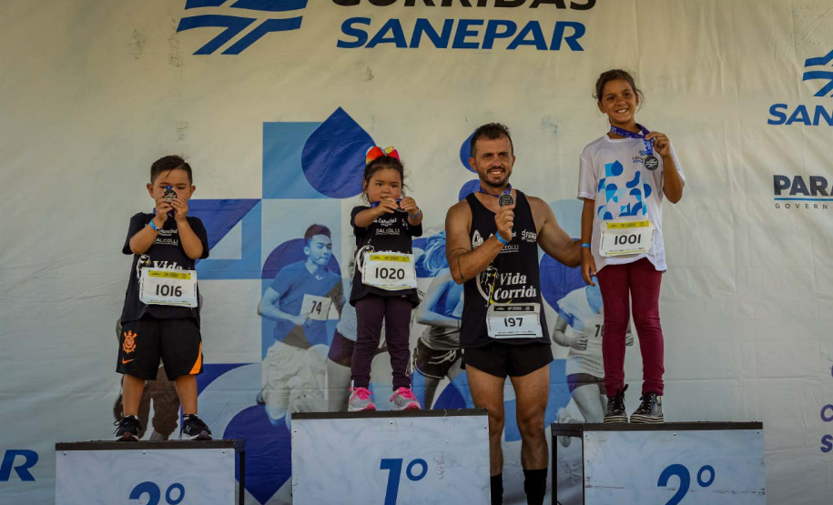 Em domingo de sol, corrida da Sanepar atrai 1.100 participantes em Matinhos