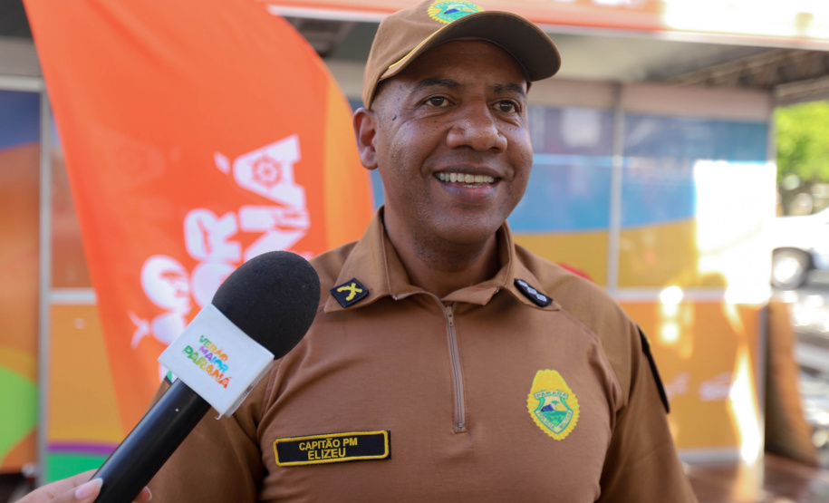 Banda da Policia Militar se apresenta em Guaratuba. - Foto:Ari Dias/AEN