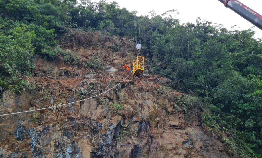 BR-277 - Contenção emergencial