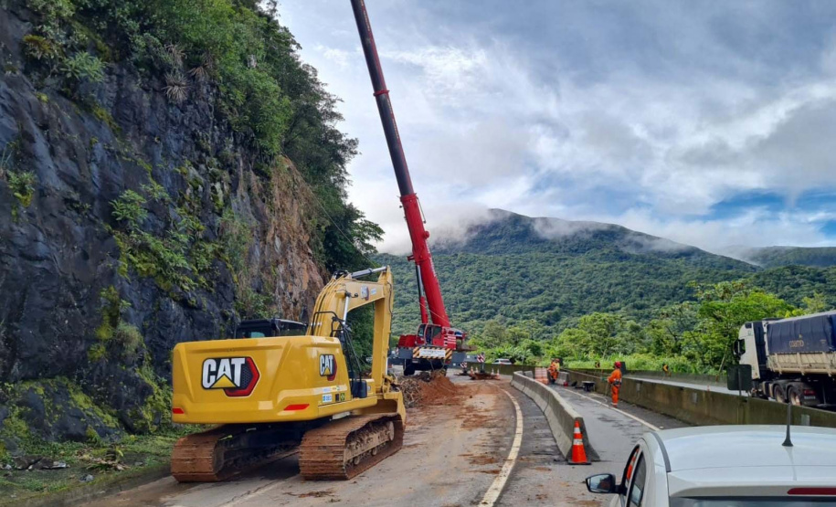 BR-277 - Contenção emergencial