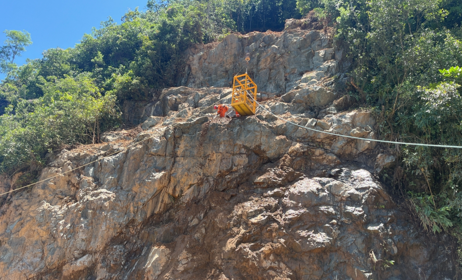 Obra de recuperação da BR-277 no Litoral entra na fase de contenção definitiva