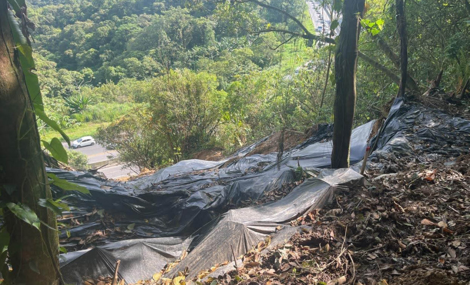 Sem interrupções, avançam obras emergenciais na BR-277