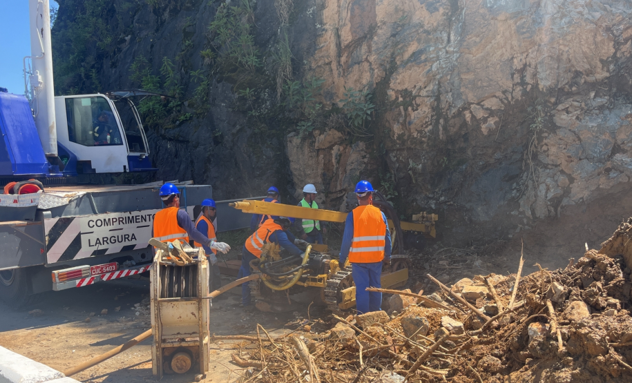 Obra de recuperação da BR-277 no Litoral entra na fase de contenção definitiva