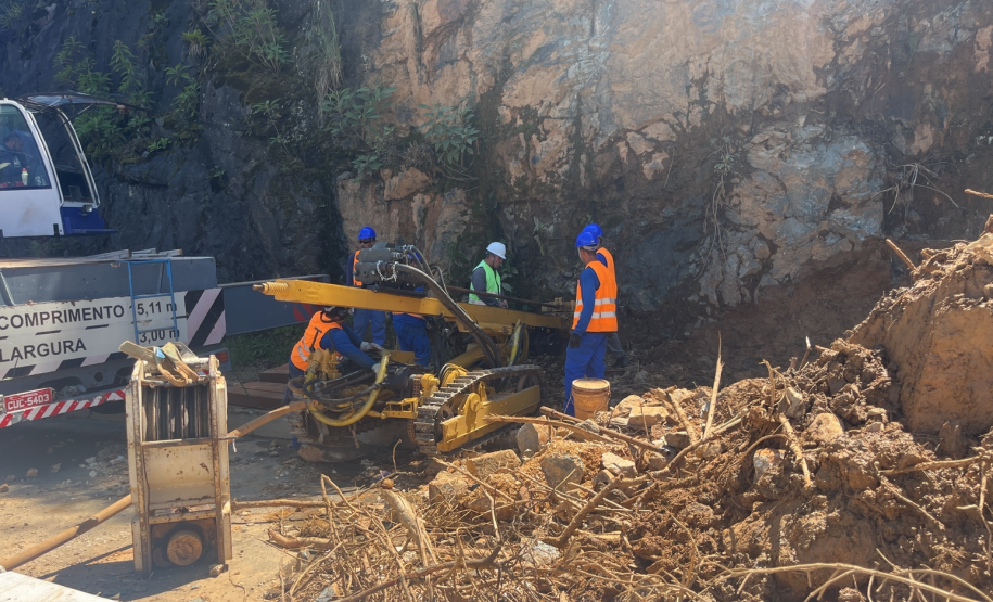 Obra de recuperação da BR-277 no Litoral entra na fase de contenção definitiva