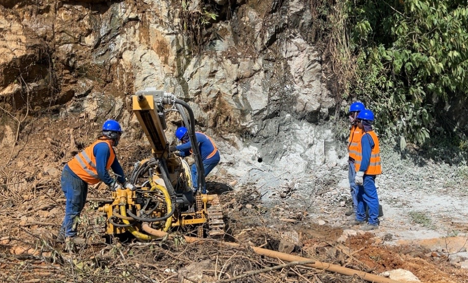 Obra de recuperação da BR-277 no Litoral entra na fase de contenção definitiva