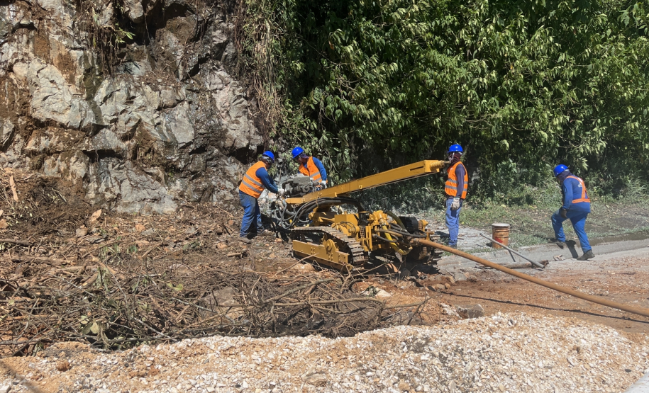 Obra de recuperação da BR-277 no Litoral entra na fase de contenção definitiva