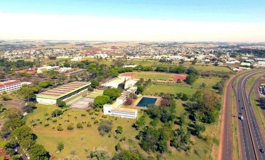 UEL retoma serviços após fim do recesso administrativo nesta segunda (9)