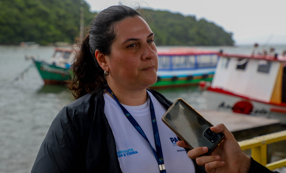 Estado reforça limpeza e coleta de lixo na Ilha do Mel durante a alta temporada