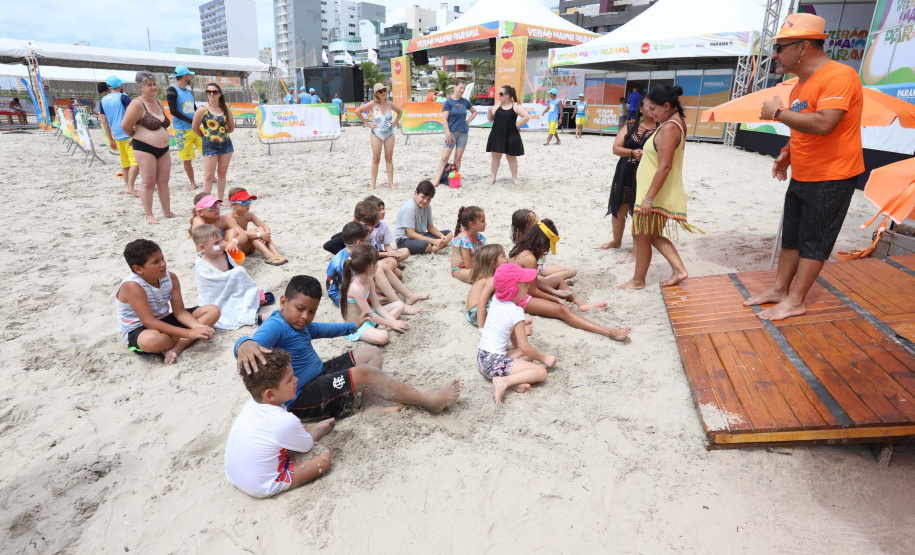 Peça teatral da Copel ensina crianças sobre uso seguro e eficiente da energia elétrica no Litoral