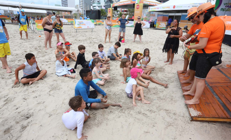 Peça teatral da Copel ensina crianças sobre uso seguro e eficiente da energia elétrica no Litoral