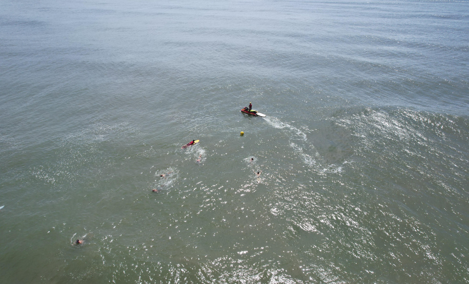 Corpo de Bombeiros inicia o curso Surf-Salva durante o Verão Maior Paraná