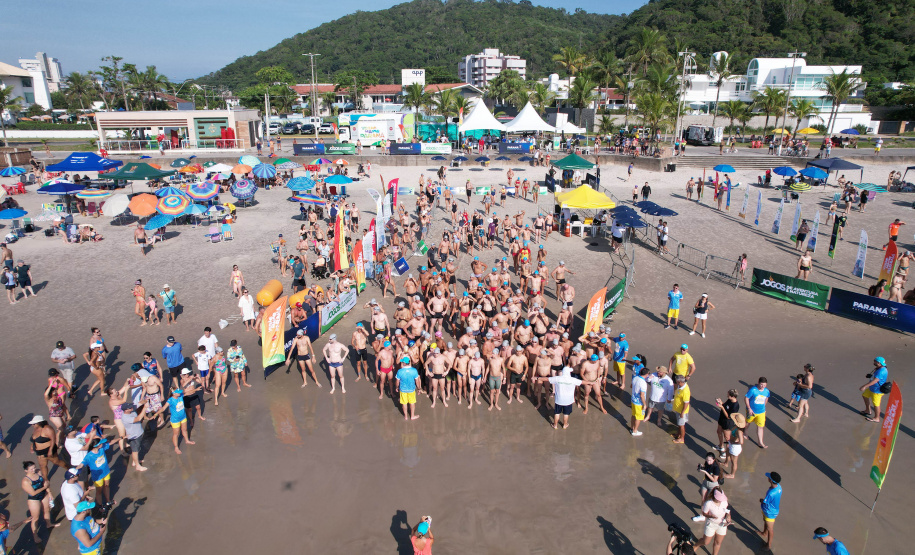Após um hiato de 12 anos, travessia de Guaratuba teve participação de crianças e PCDs