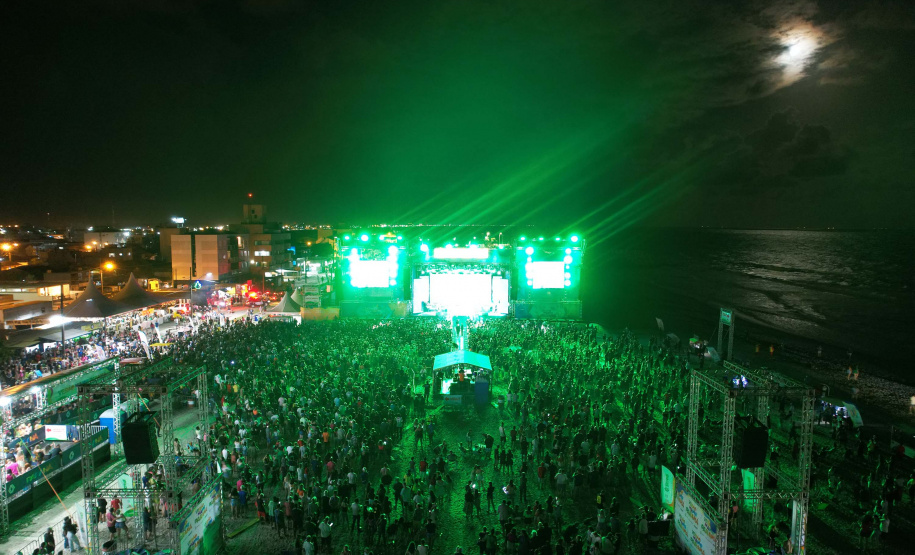 Edson & Hudson e Jeann & Julio encerram primeira semana de shows gratuito no Litoral - Na foto, show de  Jeann & Julio em Matinhs -