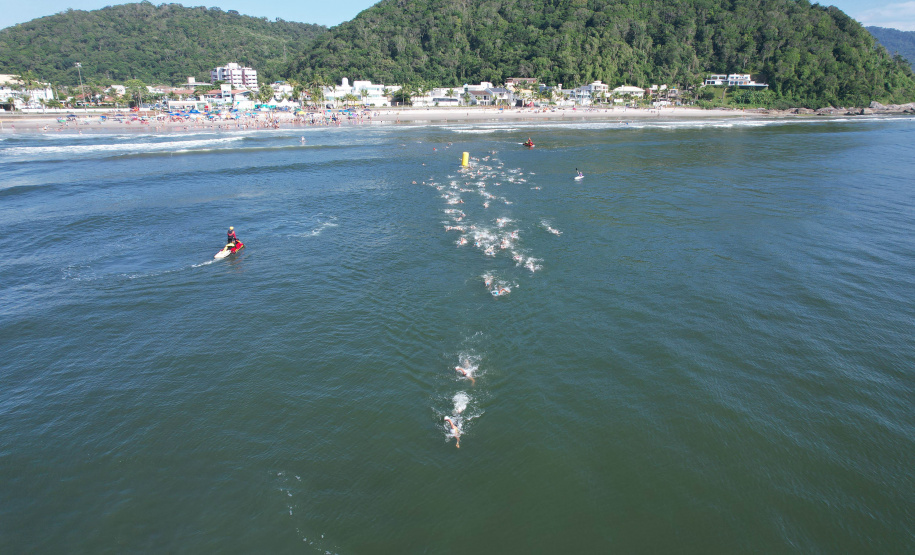 Após um hiato de 12 anos, travessia de Guaratuba teve participação de crianças e PCDs