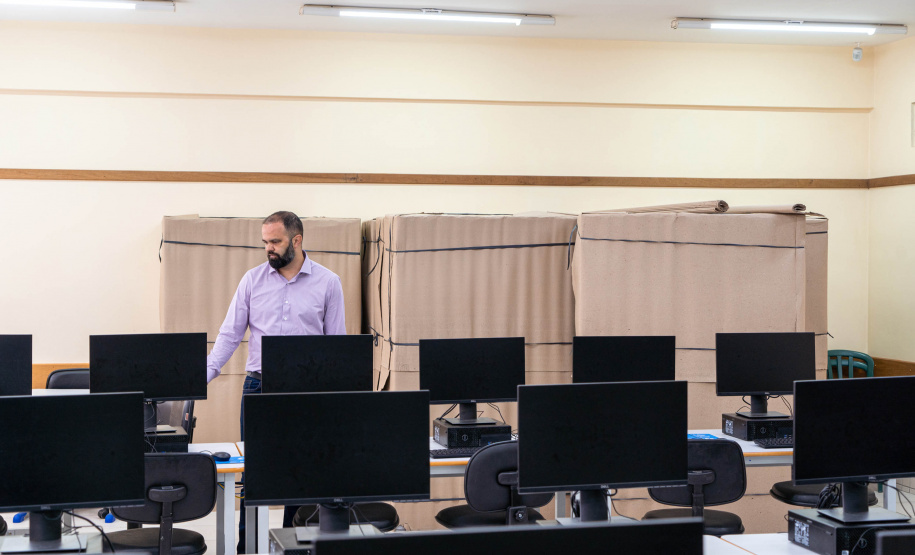 Secretário de Estado da Educação, Roni Miranda visita Colégio Estadual Augusto Vanin, em Campo Largo