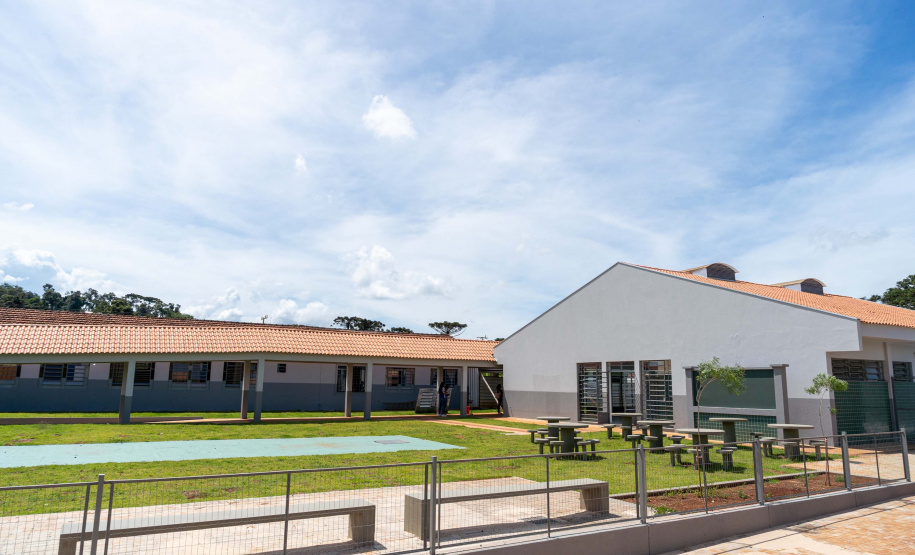 Colégio indígena de Manoel Ribas ganha quadra coberta e novo espaço de cozinha e refeitório