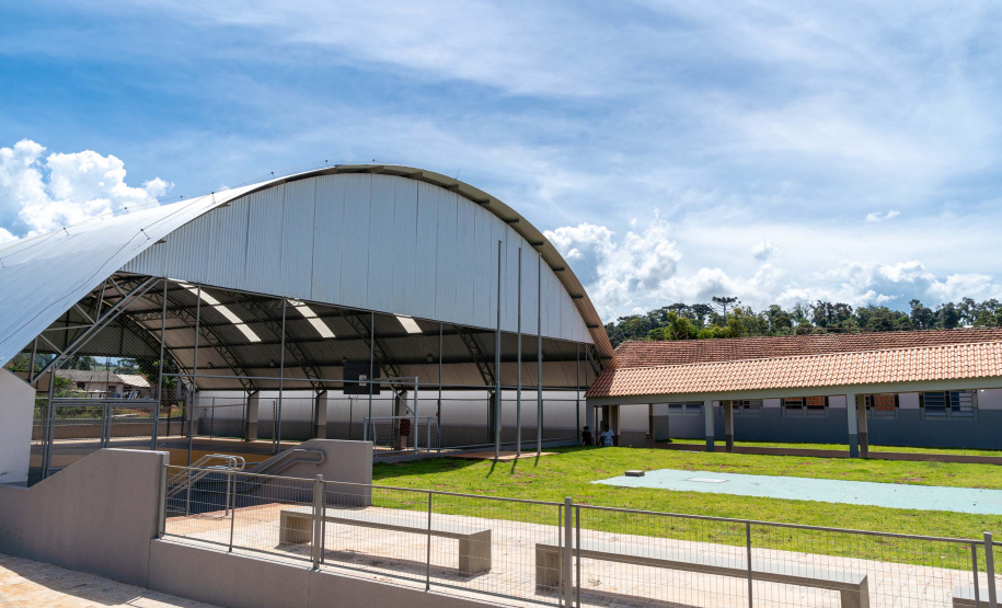 Colégio indígena de Manoel Ribas ganha quadra coberta e novo espaço de cozinha e refeitório
