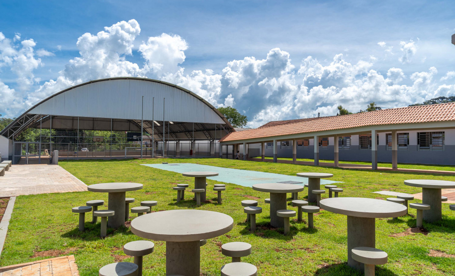 Colégio indígena de Manoel Ribas ganha quadra coberta e novo espaço de cozinha e refeitório