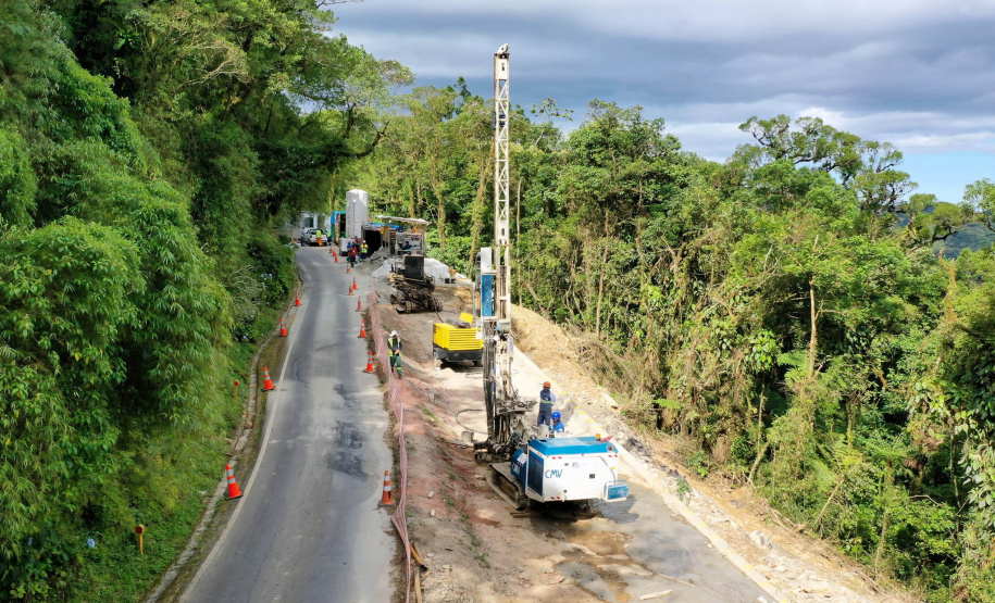 Estrada da Graciosa - obras de recuperação da Estrada da Graciosa, depois dos desmoronamentos causados pelas chuvas Foto: Albari Rosa/AEN
