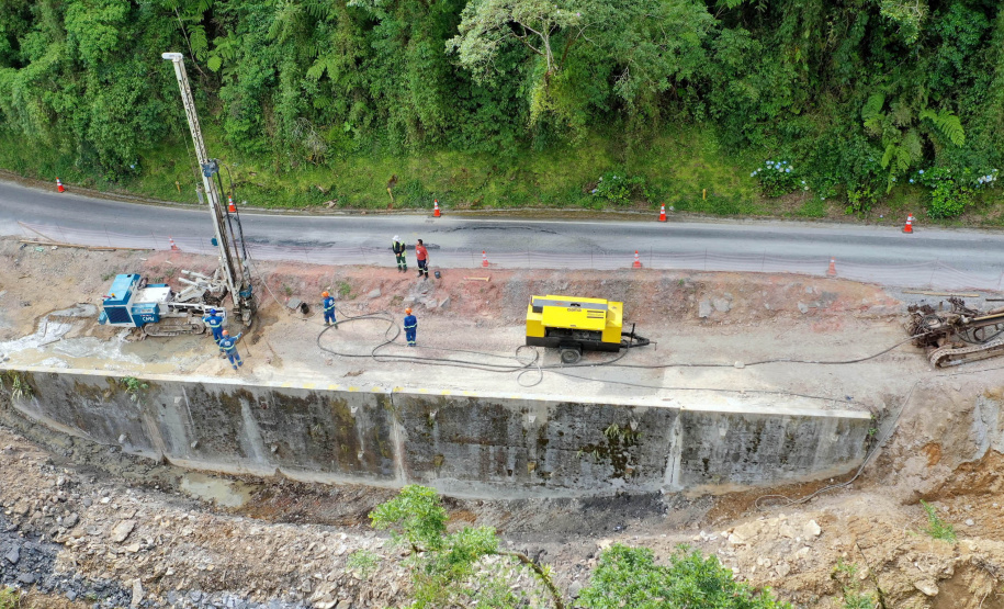 Estrada da Graciosa - obras de recuperação da Estrada da Graciosa, depois dos desmoronamentos causados pelas chuvas Foto: Albari Rosa/AEN