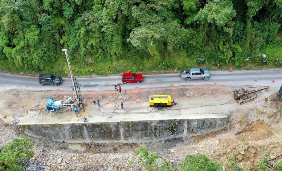 Estrada da Graciosa - obras de recuperação da Estrada da Graciosa, depois dos desmoronamentos causados pelas chuvas Foto: Albari Rosa/AEN