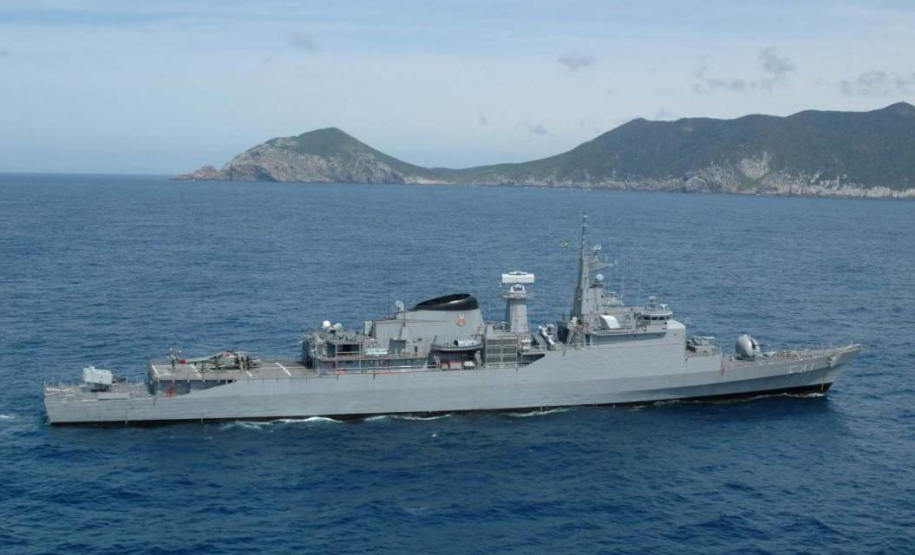 No próximo sábado (21), das 13h às 19h, a Marinha do Brasil abre três embarcações da esquadra para visitação pública gratuita, no cais do Porto de Paranaguá.