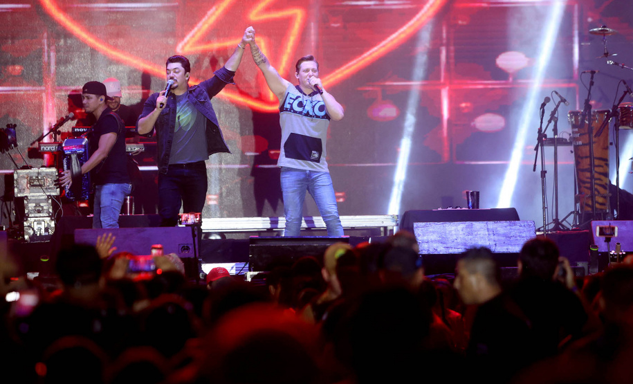 Show com George Henrique & Rodrigo em Matinhos