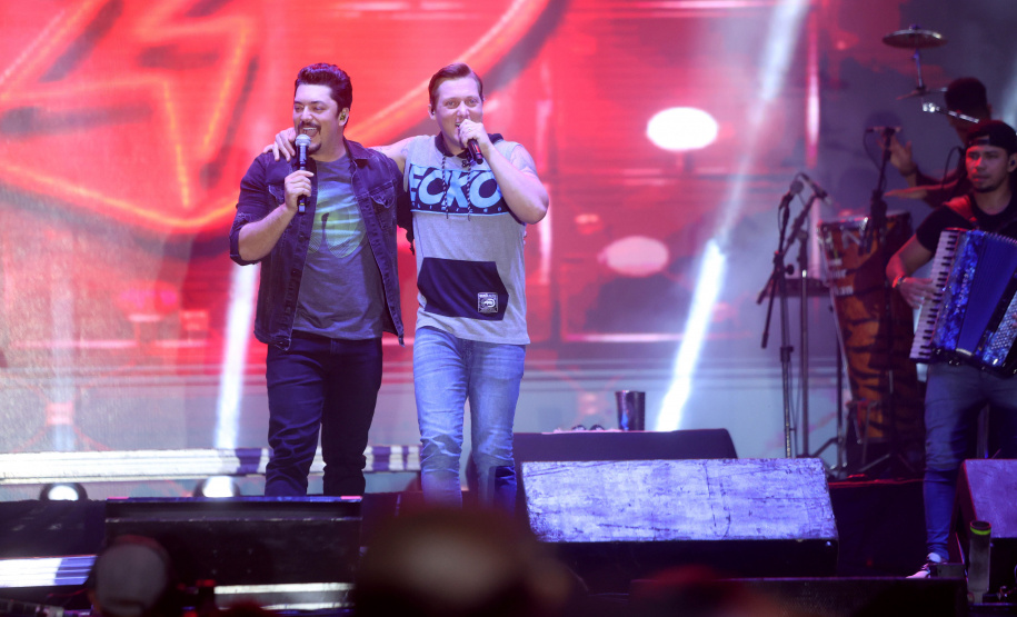 Show com George Henrique & Rodrigo em Matinhos