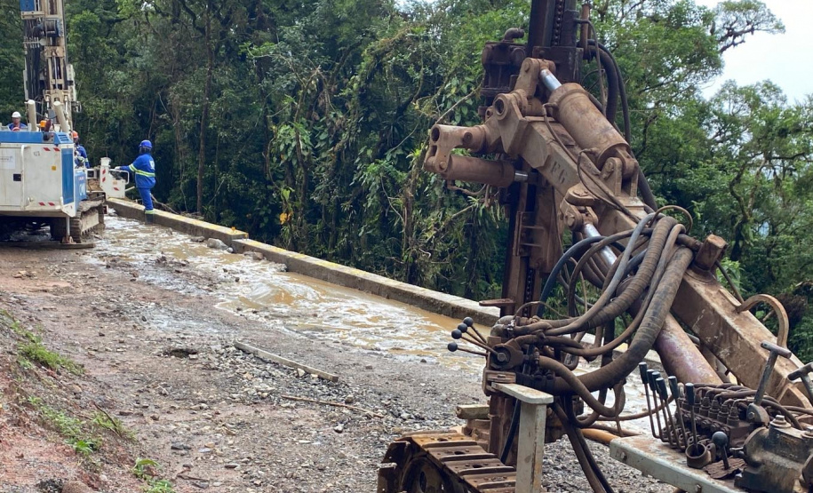 Obras estrada da Graciosa