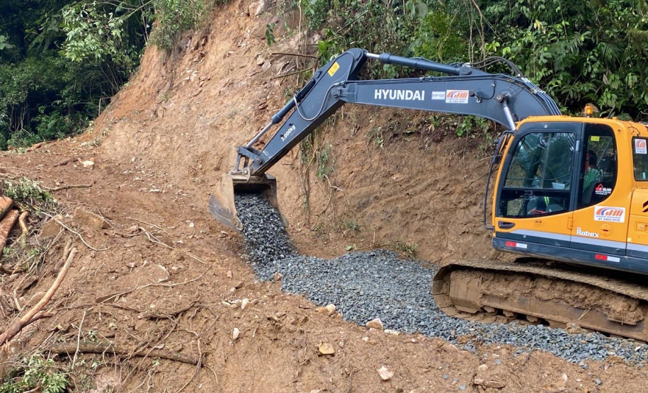 Obras estrada da Graciosa