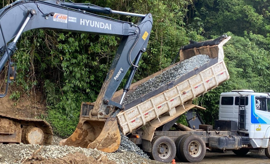 Obras estrada da Graciosa