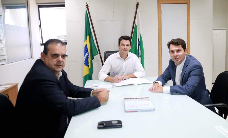 Com aporte de R$ 4,7 milhões do Estado, Icaraíma vai revitalizar orla de Porto Camargo