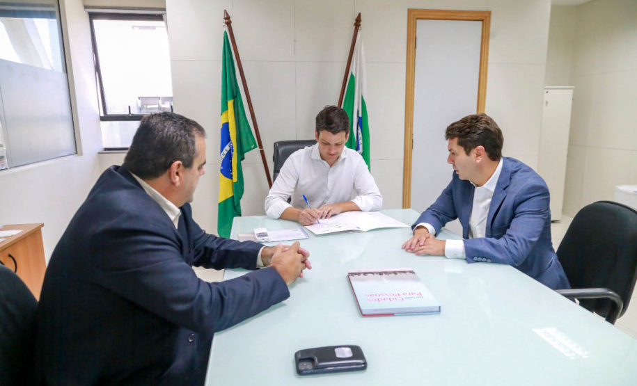 Com aporte de R$ 4,7 milhões do Estado, Icaraíma vai revitalizar orla de Porto Camargo