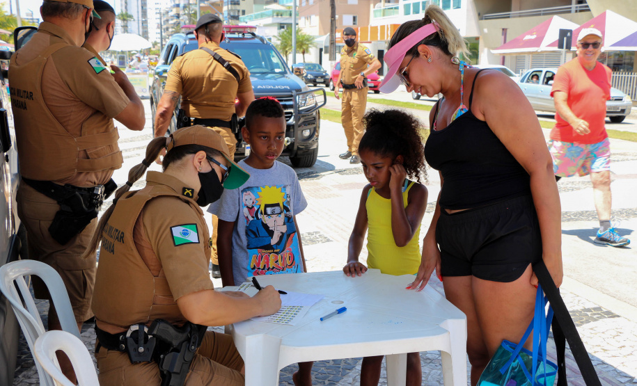 Polícia Militar já distribuiu mais de 17 mil pulseirinhas de identificação no Litoral