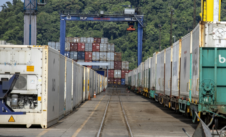 Exportação de carne cresce 13% Porto de Paranaguá