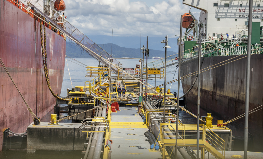 Porto de Paranaguá se prepara para atender demanda crescente do mercado de líquidos