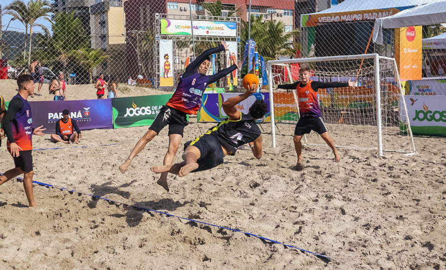 Veranistas podem aproveitar os últimos dias com atividades dos postos fixos do Verão Maior Paraná