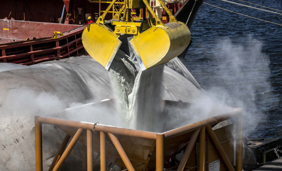 Comunidade portuária do Paraná alcança novo recorde histórico de movimentação